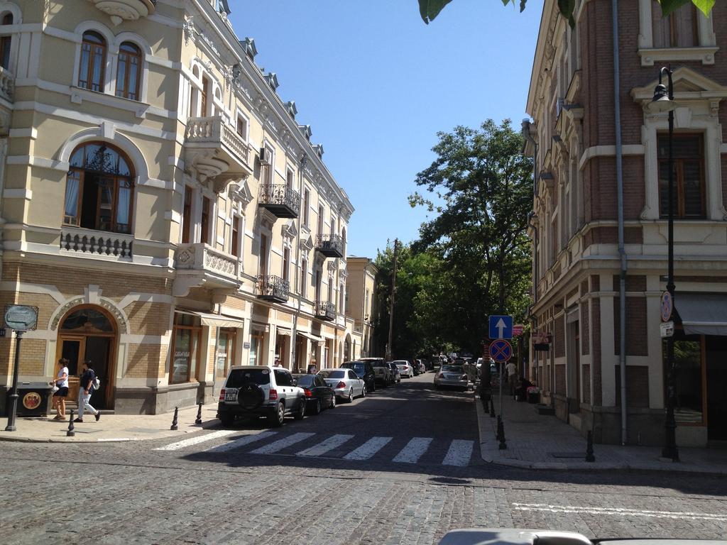 Appartamento Alaroid'S Gt Tbilisi Esterno foto