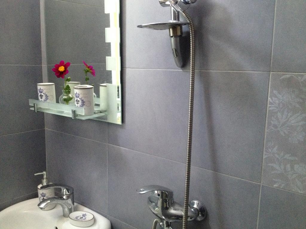 Appartamento Alaroid'S Gt Tbilisi Esterno foto